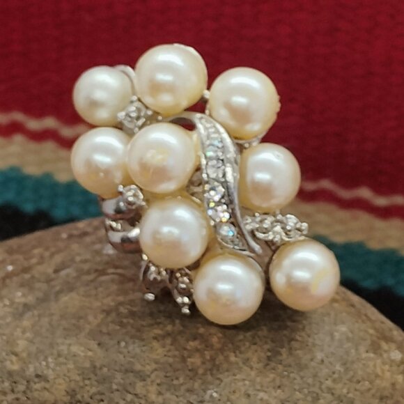 Unbranded Jewelry - Vtg Cocktail Ring w/Faux Pearls & Rhinestones Silver Tone Adjustable Bypass